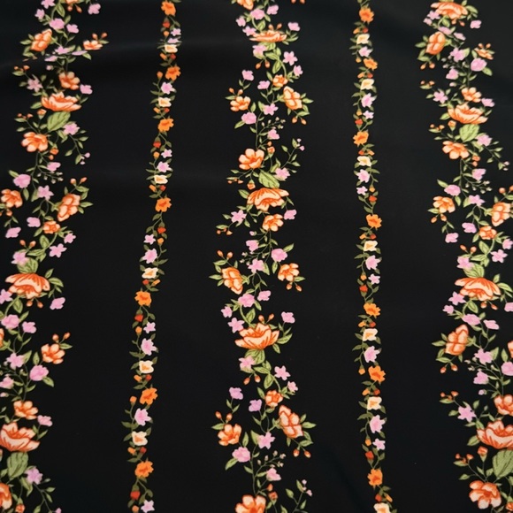 Cute floral romper/dress XXL (19) black floral - Picture 11 of 14